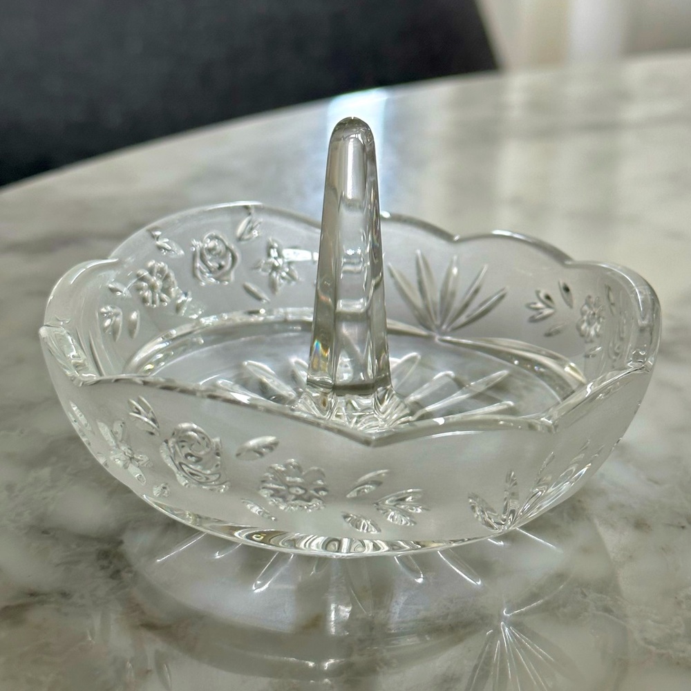 Vintage Onedia Crystal Ring and Jewelry Holder